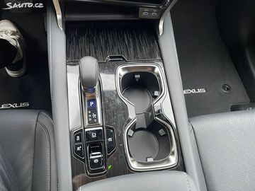 Car image 30