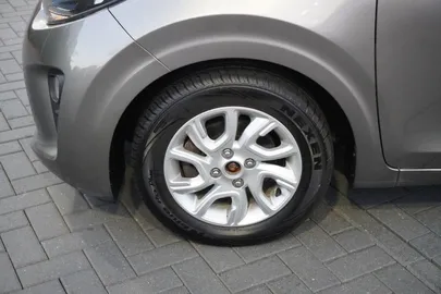 Car image 29