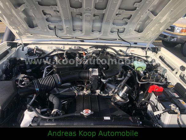 Toyota Land Cruiser 4.0 V6 170 kW image number 13