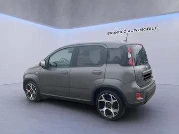 Car image 5