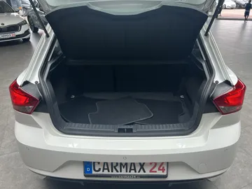 Car image 26