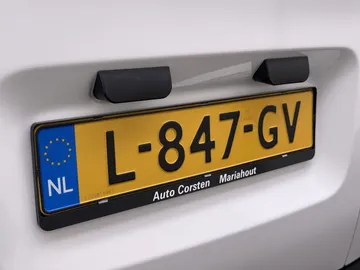 Car image 35