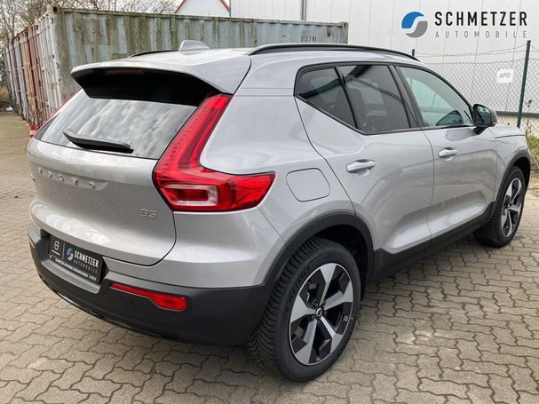 Volvo XC40 Plus Dark 120 kW image number 2