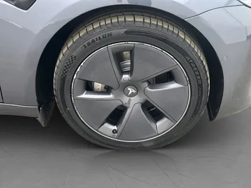 Car image 35