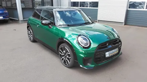 Car image 2
