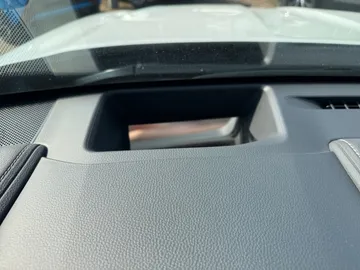 Car image 34