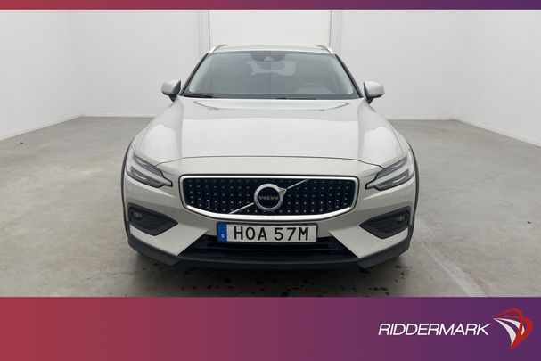 Volvo V60 Cross Country AWD B5 185 kW image number 3