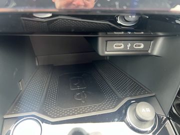 Car image 33