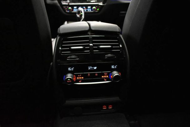 BMW 540i Touring xDrive 245 kW image number 24