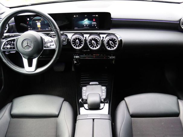 Mercedes-Benz A 180 100 kW image number 37