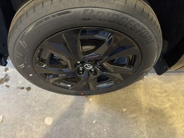 Car image 18