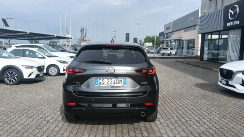 Car image 4
