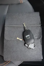 Car image 25