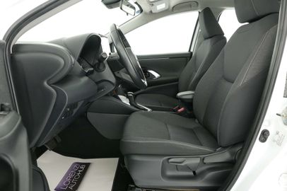 Car image 12