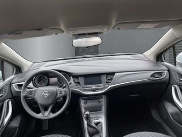 Car image 10