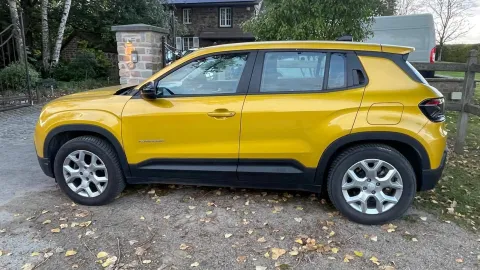 Car image 5