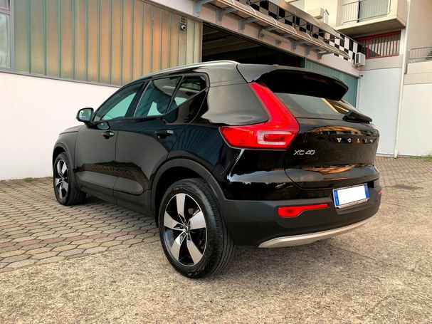 Volvo XC40 T2 95 kW image number 4