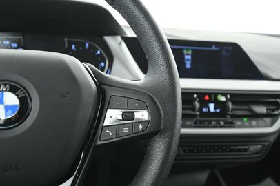 Car image 37