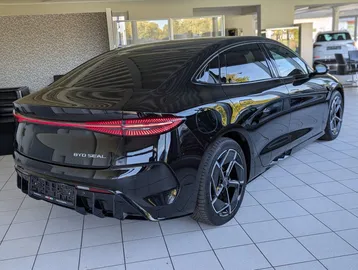 Car image 5