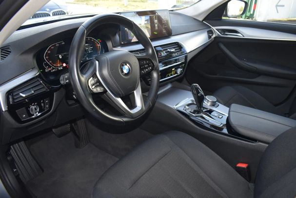 BMW 520d Touring 140 kW image number 4