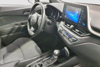 Car image 16