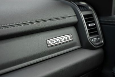 Car image 30