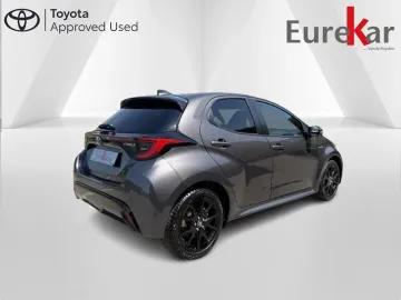 Car image 2