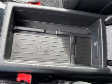 Car image 27