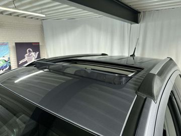 Car image 36