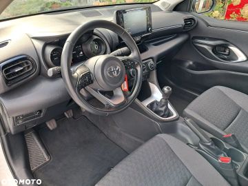 Car image 12