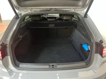Car image 38