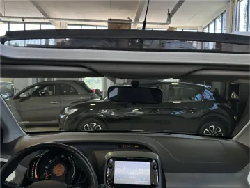 Car image 34