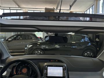 Car image 34