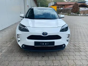 Car image 3