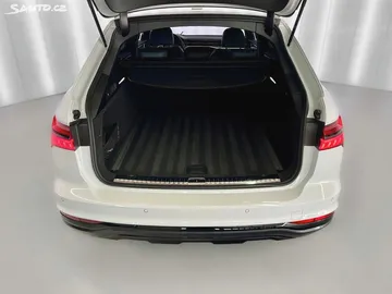 Car image 34