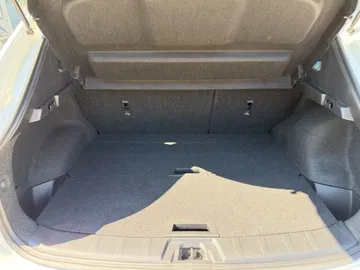 Car image 36