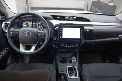 Car image 10