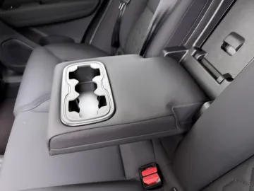Car image 46