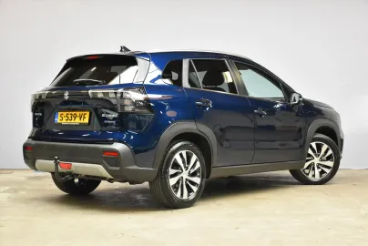 Car image 4