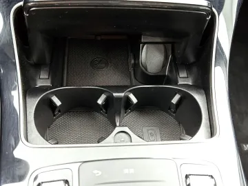 Car image 38