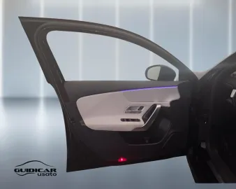 Car image 30