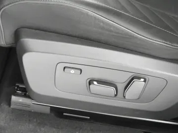 Car image 34