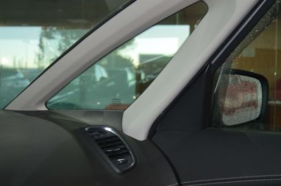 Car image 37