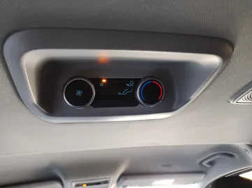 Car image 33