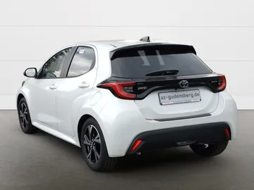 Car image 4