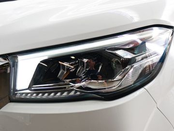 Car image 27