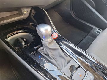 Car image 12