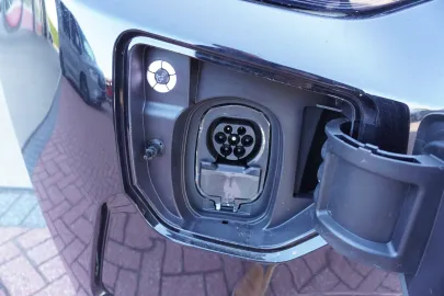 Car image 32
