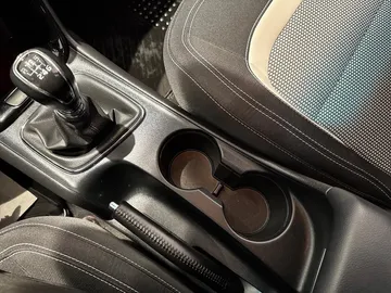 Car image 23