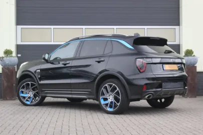 Car image 30